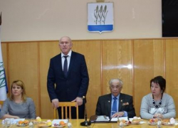 Спикер Камышинской думы Владимир Пономарев пообещал отремонтировать хирургическое отделение и осушить лужу у Пенсионного фонда