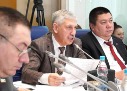 Депутат-коммунист упрекнул «Единую Россию» в поддержке роста цен на бензин