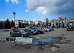 Неужели камышане достойны только металлических скамеек на улицах? -- камышанка