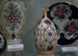 На фарфоровую выставку необыкновенной красоты приглашают камышан