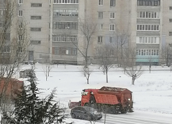 Метель заставила поработать дорожников камышинского "Благоустройства" в ночную смену