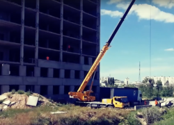 Сюжет с демонтируемого больничного комплекса на дамбе в Камышине попал в региональные СМИ в скандальном "обрамлении" (ВИДЕО)