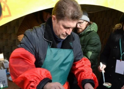 В Волгограде на Масленицу напекут бесплатных блинов для жителей, в Камышине организаторы праздника оказались "поприжимистее"