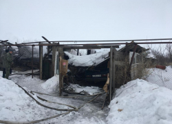 В селе Саломатино Камышинского района заживо сгорели 9-летняя девочка и ее отчим