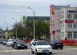 "Лексус", Рено", "Фольксваген" - на каких личных иномарках предпочитают передвигаться директора муниципальных учреждений Камышина