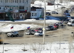 В Камышине нет конца колонне автопробега, проходящего в поддержку российских военнослужащих на Украине