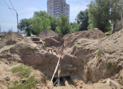 Коммунальщики начали большие "раскопки" на сетях на 3-м городке в Камышине