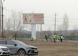 В Камышине первые активисты месячника по благоустройству подали пример трудового "десанта" остальным камышанам