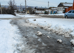 Обледеневший спуск по улице Гагарина в Камышине горожане называют убийственным 