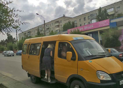 Почему в Камышине стали разрешать ездить в маршрутках стоя?