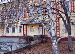  По иску Камышинской городской прокуратуры администрация Камышина обустроит пандус в доме для инвалида, сама мэрия до суда сделать этого не удосужилась