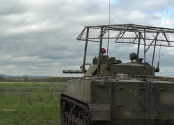 Экипажи БМП-3 уничтожили огневые точки условного противника в ходе занятий на полигоне ЮВО