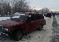 На свободной дороге Камышин - Воднобуерачное не смогли разъехаться автомобили пенсионеров