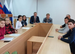 В Камышине "молодежный парламент", в отличие от "немолодежного", понимает важность свободной информплощадки