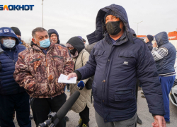 «Хотим, чтобы нас услышала власть»: в Волгограде забастовка таксистов переросла в политический протест, полиция начала задержания (ВИДЕО)