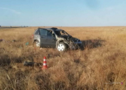 В Камышинском районе дама на "Судзуки" опрокинула машину в кювет и отправилась в больницу вместе со своим 25-летним пассажиром