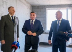 Зачем Андрей Бочаров заставил чиновников пешком подняться на 20-й этаж, - VPRAVDA.RU (ВИДЕО)