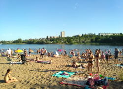 На муниципальном пляже у Камышинки нет никакого сервиса - только Камышинка 