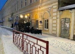 "Благоустройство" доложило камышанам, что работает не покладая рук по расчистке города от снега