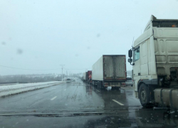 Огромная пробка из большегрузов образовалась на Третьей Продольной в Волгограде, - "Блокнот Волгограда" (ВИДЕО)