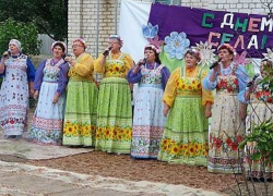 В Камышинском районе спели и съели казан плова в Липовке по случаю Дня села