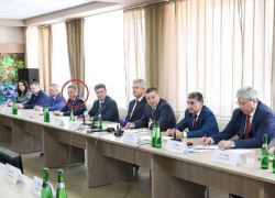 «Брянский алмаз» Александр Сиваков замечен в Камышине рядом с губернатором Андреем Бочаровым , - "Блокнот Волгограда"