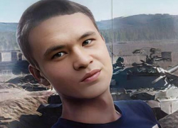 Родные и друзья проводили в последний путь 21-летнего мобилизованного волгоградца, погибшего при выполнении боевого приказа