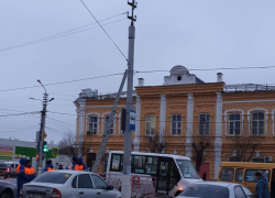 Камышане показали, как на улицах города устанавливают новые камеры видеофиксации