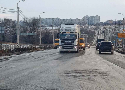 Госавтоинспекция Волгоградской области просит водителей не выезжать в метель без зимней резины