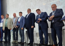 На медиафоруме наградили мэров, отстегивающих деньги на газеты: окажись среди них глава Камышина Станислав Зинченко - его бы надо было завалить подарками!