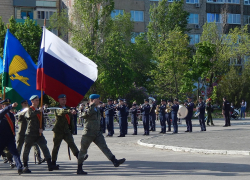 Станислав Зинченко "принимает" репетицию торжества в связи со 105-летием Маресьева в Камышине, сам юбилей отмечается 20 мая