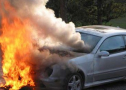 За одни сутки второй сгоревший автомобиль в Камышине