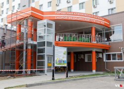 «Мы не спим уже третью ночь»: подожженного школьника перевязывают под наркозом, - портал V1.RU