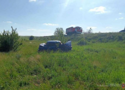 В Камышинском районе среди бела дня на сельской дороге улетел в кювет и скончался на месте водитель 44 лет