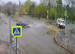 Перевернулась машина спасателей: видео жуткого ДТП в Волжском,- "Блокнот Волгограда" (ВИДЕО)