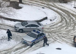 Камышане показали, как  7 января во время пожара экстренные службы из-за нечищеных кварталов не ехали, а бежали к месту происшествия