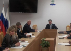 В Камышине под председательством Станислава Зинченко обсудили коррупцию, с которой в городе, судя по опросам, сталкивается чуть ли не каждый второй