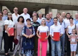 Спикер Камышинской городской думы Владимир Пономарев сфотографировался с физкультурниками