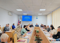 Камышинская городская дума рассмотрела массу вопросов, позиция депутатов ни по одному из них не известна