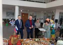 Как в Камышине спикер и депутаты напитывались молодежными идеями на студенческом фестивале