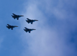 В небе над Волгоградской областью слышен гул военных самолетов