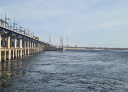Волжская ГЭС начинает усиленный весенний сброс воды