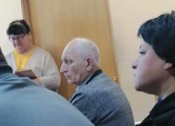 В Камышинском городском суде по "делу Норова" сегодня, 13 октября, с изменением "сценария", началось выступление свидетеля, экс-предпринимателя Анатолия Ярмоловича