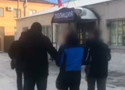 В полночь разбойник вычистил кассу автозаправки