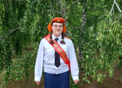 У камышинской выпускницы Алины Пехтелевой есть отличный "бонус" для поступления в мединститут - 100 баллов по профильной химии