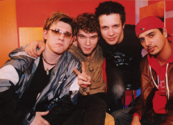 Камышане при желании могут поехать в Волгоград и бесплатно послушать концерт группы "Корни"