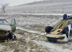 Трое жителей Волгоградской области погибли в страшном ДТП в Калмыкии, еще шестеро в больницах (ВИДЕО)