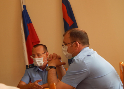В Камышине краностроители жалуются на директорат, лишающий их премий устными "не получите!"
