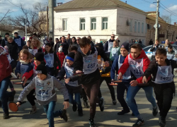 В Камышине под громкую музыку формируется команда второго старта "Блинного" забега