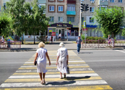 Мошенники "облегчили" банковский счет врача на два миллиона в Волгоградской области
